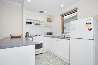 Coastal Oasis Charming Retreat Steps from Rye Beach - Dundas 4 - Rye - 2