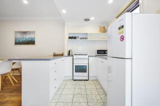Coastal Oasis Charming Retreat Steps from Rye Beach - Dundas 4 - Rye - 1