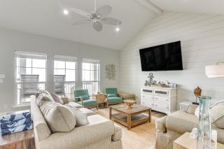 Oceanfront Crystal Beach Vacation Home with Deck! - Crystal Beach - 9