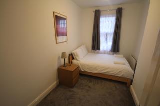 South Ealing Place - Brentford - 9