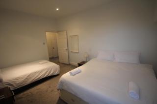 South Ealing Place - Brentford - 8