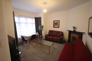 South Ealing Place - Brentford - 4