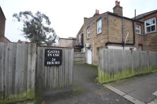 South Ealing Place - Brentford - 2