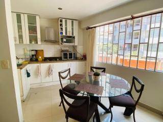 Modern 3BR Duplex Near Landmarks & Entertainment - Lima - 8