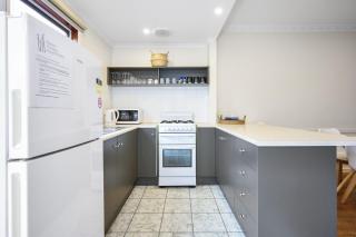 Coastal Oasis Charming Retreat Steps from Rye Beach - Dundas 3 - Rye - 2