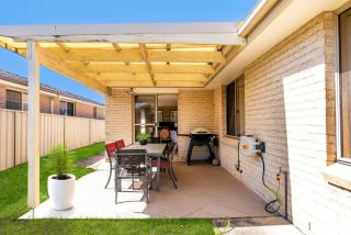 The Verge Beach House - Pet Friendly - 2 Mins Walk to Beach - 9