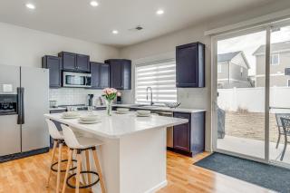 6 Mi to DIA Denver Home with Fenced Yard and Fire Pit - 5