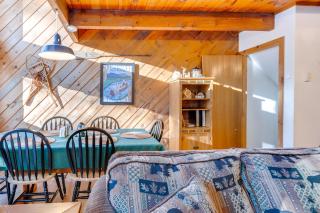 Hike, Ski and Relax Gem with Foosball in North Conway - 4