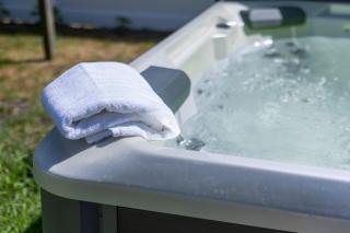 Game room Hot tub Fire pit 2 miles to ND - 6