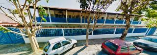 Apto 2 Quartos Aconchegante com Varanda em Cabo Frio Perto de Tudo com Estacionamento e Churrasqueira no Condominio-Próximo as Praias, Centro da Cidade e Shopping-WiF, TV Smart, Cozinha Completa- Vista da rua e para um Jardim - Cabo Frío - 9