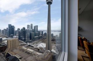 Skyline Royale Penthouse - Downtown Toronto - CN Tower View, Balcony, Pool, Hot Tub - 1