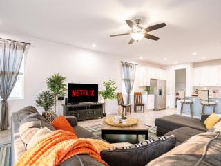 Elegant 9-bedroom Villa Close To Disney! villa - 6