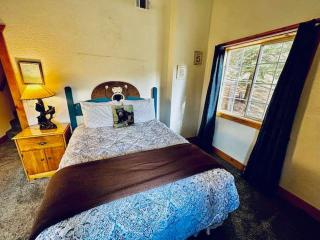 Cozy Bear South-Inside Yosemite-Sleeps 5 - 1