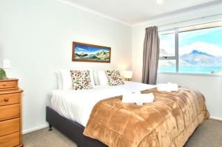 Panoramic Views! Luxurious Townhouse in the Absolute Centre of Queenstown - Queenstown - 2