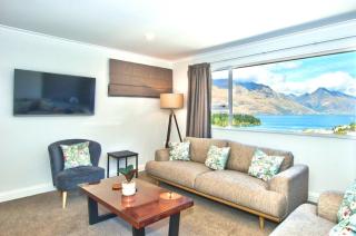 Panoramic Views! Luxurious Townhouse in the Absolute Centre of Queenstown - Queenstown - 7