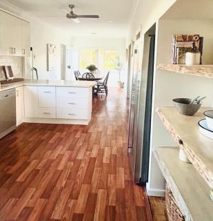 York Huon Farmhouse - - 6