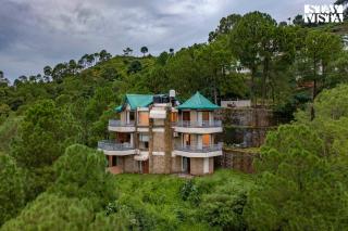 StayVista at Gulmohar Estate - Bonfire, BBQ & Lawn - Kasauli - 9