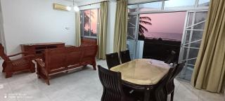 Family Retreat by the Beach - 7