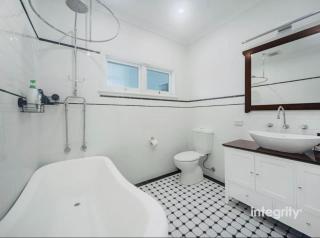 Sweet Gum Cottage in Bomaderry - Unique Charm & Expansive Backyard! - Bomaderry - 1