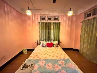 Mon's Homestay Couple Friendly 2Bhk - Guwahati - 3