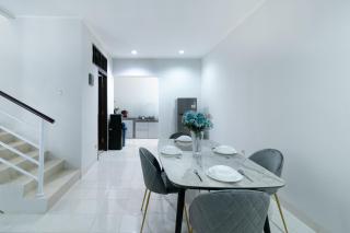 Family Only Private Pool Villa - De Reiz Aisyah Syariah 3BR - Bandung - 5