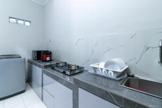 Family Only Private Pool Villa - De Reiz Aisyah Syariah 3BR - 3