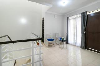 Family Only Private Pool Villa - De Reiz Aisyah Syariah 3BR - Bandung - 1
