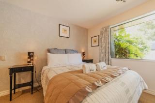 2BR Stay with Fireplace Hot Tub BBQ - Tasman - Lake Tekapo - 6