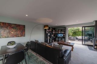 2BR Stay with Fireplace Hot Tub BBQ - Tasman - Lake Tekapo - 3