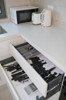 A2 Airport 2BR Haven - Garden & Parking - Perth - 6