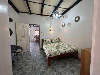 Ice Bear Bar & Tourist Inn - Dauis - 5