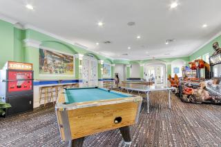 8157 SUN PALM DR 6BED - 1