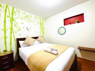 Habitaciónes Matrimoniales en Baños de Agua Santa con baño privado - Baños - 1