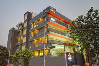Hotel Red York By Byob Hotels - Noida - 0
