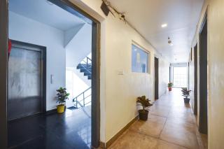 Hotel Red York By Byob Hotels - Noida - 4