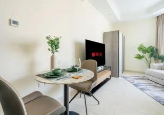 Studio Apt with canal and sea views close to metro - 5