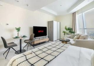 Studio Apt with canal and sea views close to metro - 4