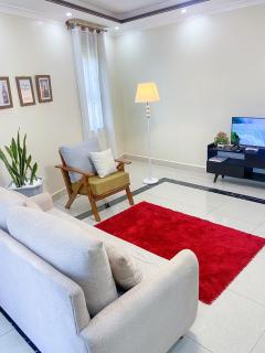 Keisha Luxury Furnished Apartment Bukoto - Kampala - 3