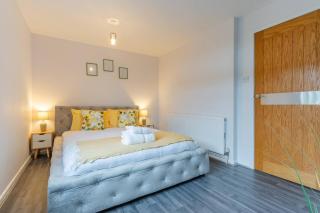 Sleek and Cozy 1BR Resorts World Nearby - 1