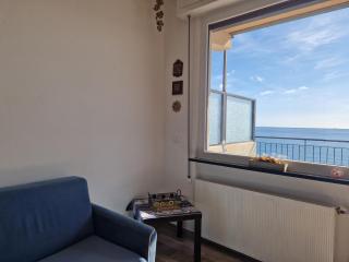 Specchio dacqua By Affitti Brevi Liguria - 6