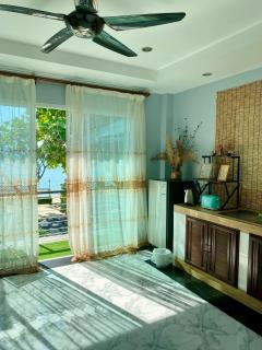 FAMILY BEACH APARTMENT on a secluded beach - - 2