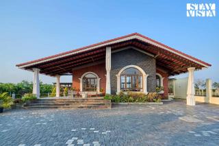 StayVista at Golden Ridge - Pool, BBQ, Bonfire - Jaisingpur - 0