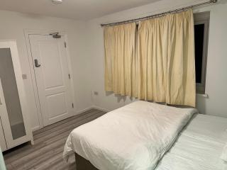 Basildon Everlight Villa - 2