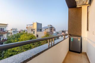 Lime Tree Luxury 2BHK Serviced Apartment Near Artemis Hospital Gurgaon - Gurgaon - 3
