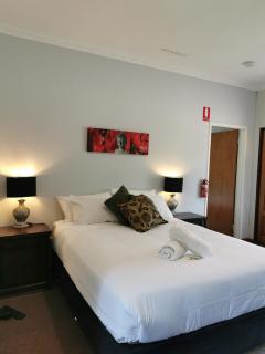 Lake Clifton Tavern and Motel - - 0