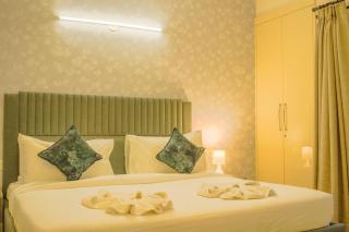 Alaya Stays 1 BHK with Balcony & Pool - Veera Marina - Goa - 5
