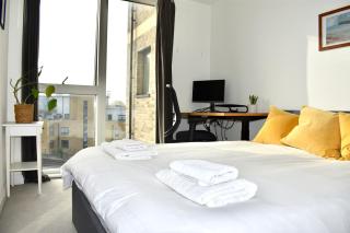 Balcony High End 2-Bed Flat in Camberwell for 6 Long Term Stays - London - 7