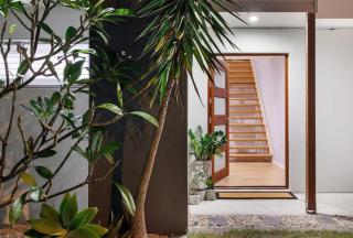 Chic Coastal Home on Orealla - 7