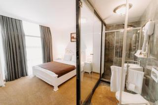 Golden Hotel - 5