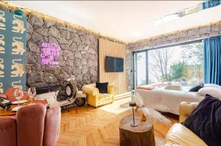 Dolce Lava - Luxury LavaStone Suite - 7